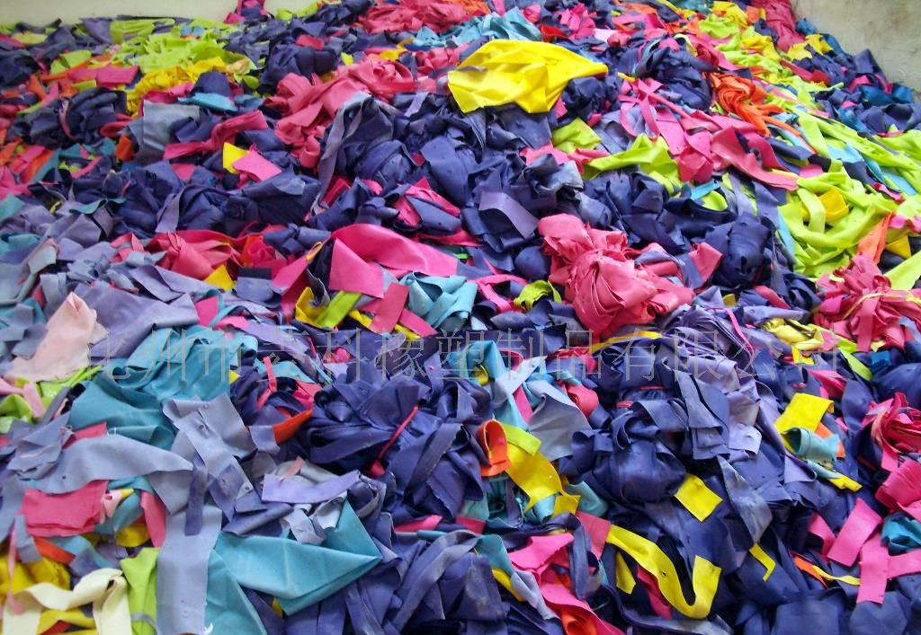 乳胶碎片的奥秘 从橡塑原料到环保新应用